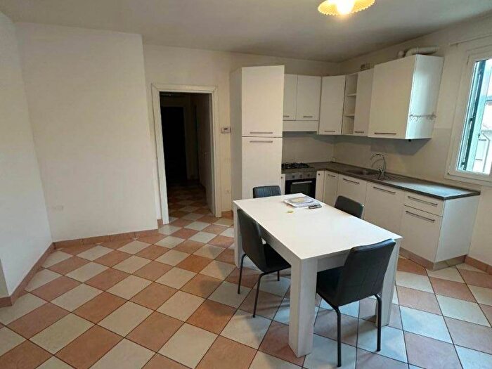 Appartamento trilocale in affitto in Via Roma, Centro, Rosà