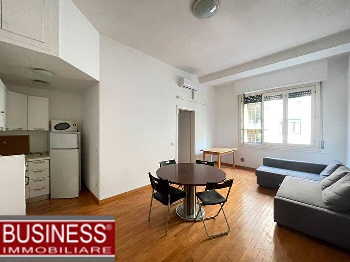 Appartamento bilocale in affitto in via Fabio Filzi, Centrale, Milano