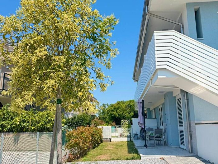 Appartamento trilocale in affitto in Viale Plutone, Centro, Cervia