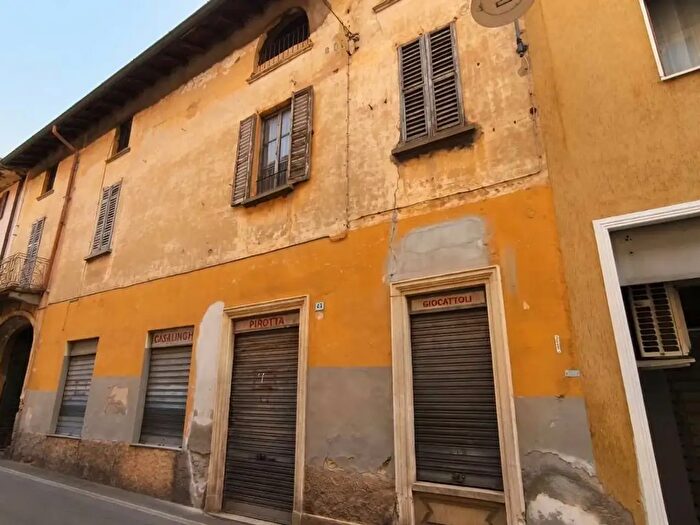 Casa con 16 locali in vendita in Fenegro