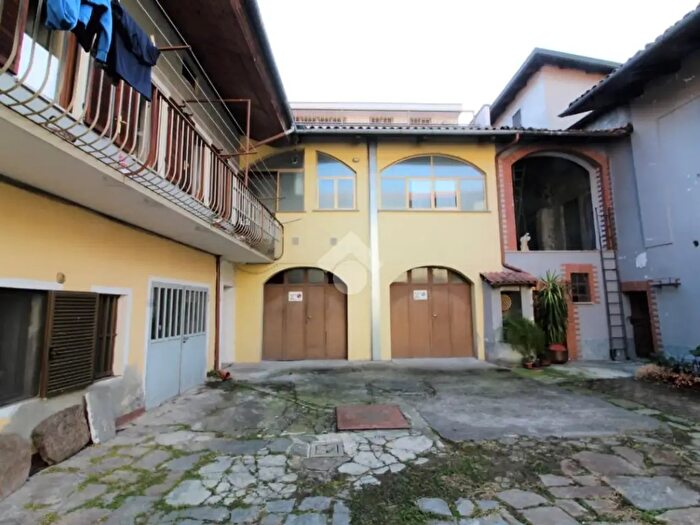 Casa quadrilocale in vendita in Via Mazzini, Montalto Dora