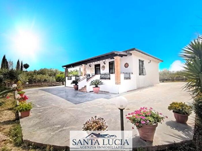 Casa quadrilocale in vendita in Cda Malerba, Naro