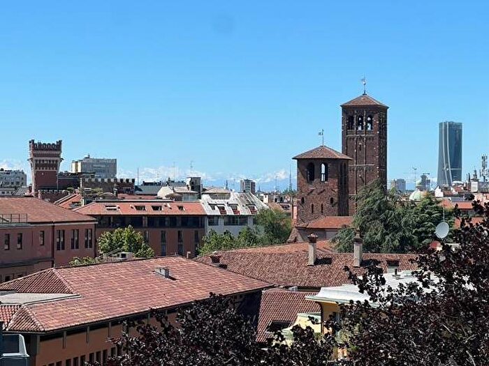 Appartamento trilocale in affitto in Via San Pio V, Sant'Ambrogio, Milano