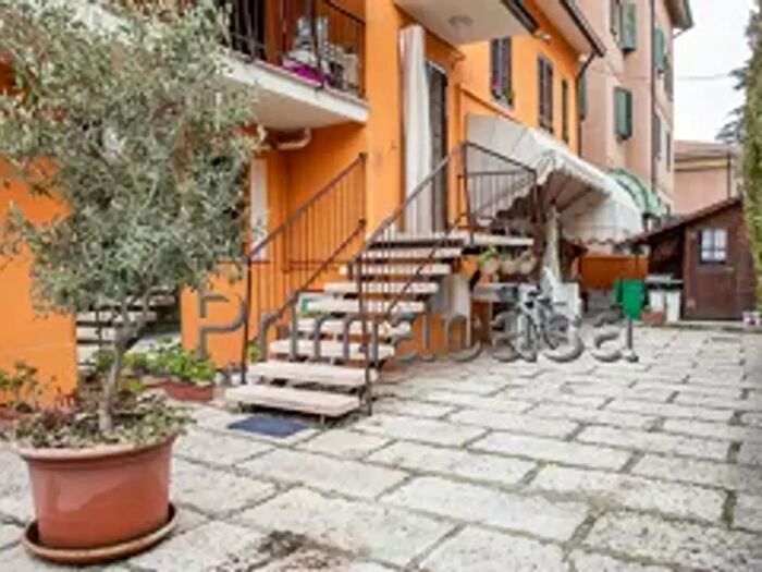 Casa con 6 locali in vendita in Via Alighieri, Rubiera