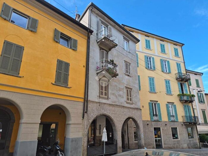 Appartamento trilocale in affitto in Via San Tomaso, Corridoni, Bergamo