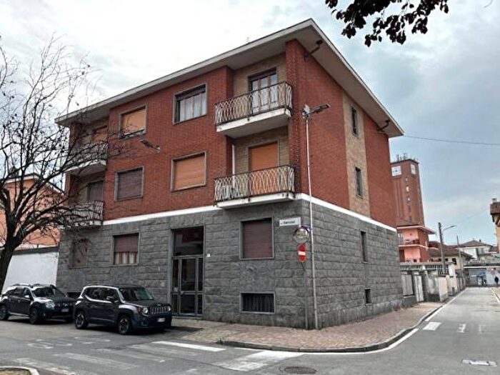 Appartamento trilocale in affitto in Via Stefano Gavuzzi, Centro, Vinovo