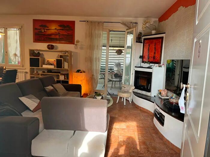 Casa con 5 locali in vendita in Campi Bisenzio