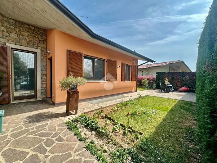 Casa trilocale in vendita in Via Roma, Ghisalba