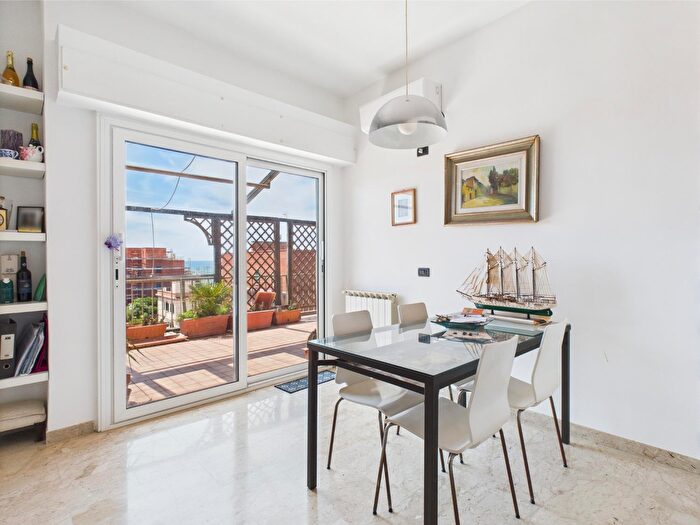 Appartamento trilocale in vendita in Via della Santabarbara, Roma