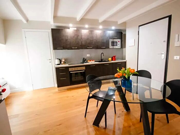 Appartamento monolocale in affitto in Via Montebello, Firenze