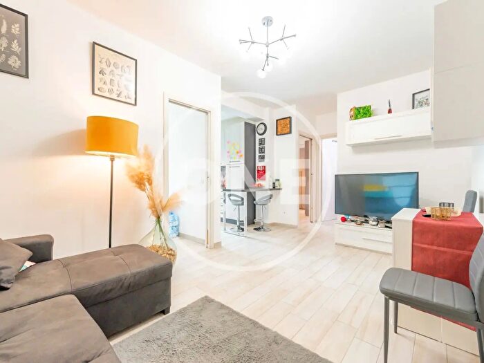 Appartamento trilocale in vendita in Via Arsita, Roma