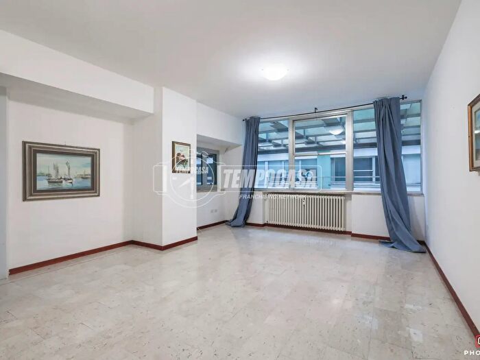 Appartamento trilocale in vendita in Piazza Luigi Ferrari, Rimini