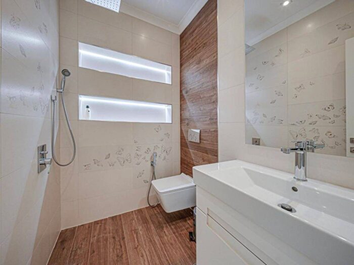 Appartamento con 5 locali in affitto in Via Tiziano, Pagano, Milano