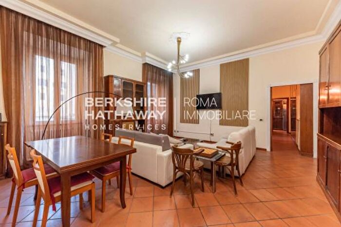 Appartamento quadrilocale in vendita in Via Fabio Massimo, Roma