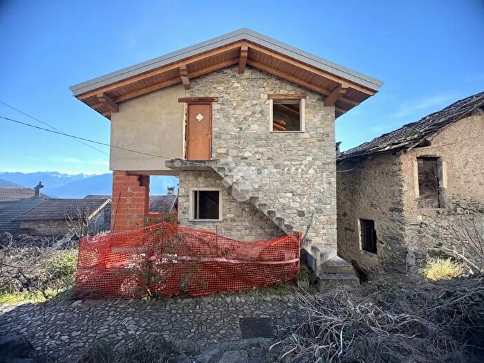 Casa bilocale in vendita in Via Burano, Montemezzo