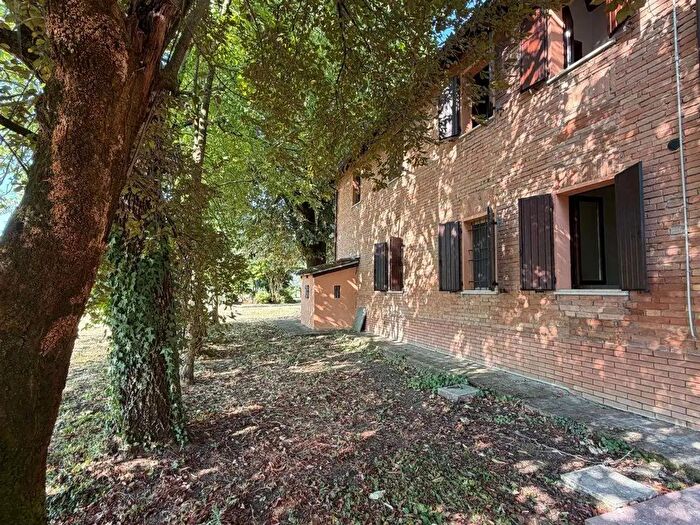 Appartamento con 5 locali in affitto in Via Piazza, Castelnuovo Rangone