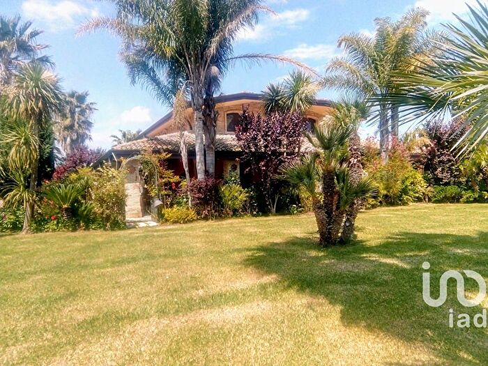 Casa con 19 locali in vendita in Via Kennedy, Campomarino