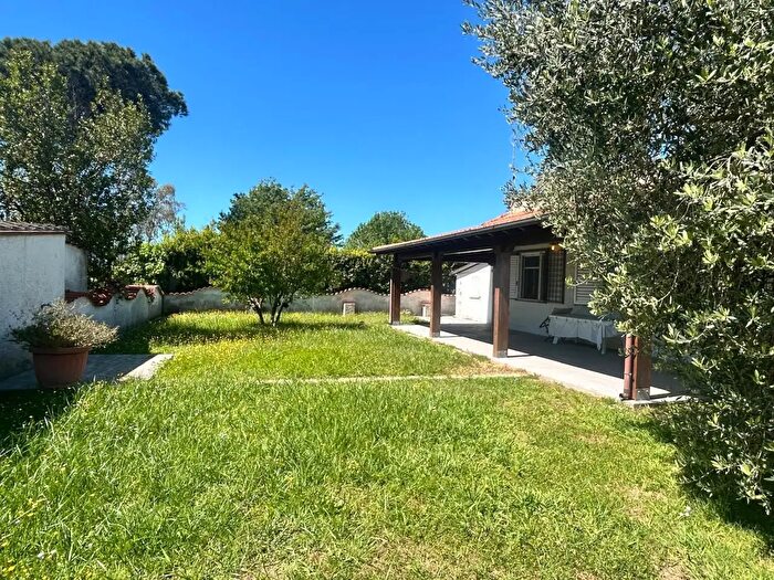 Casa quadrilocale in vendita in Villaggio del Sisto, Terracina