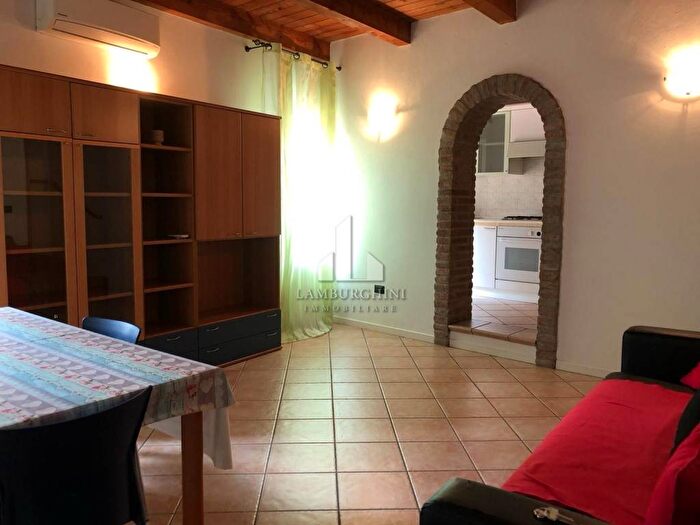 Appartamento trilocale in affitto in Via Ugo Bassi, Centro Storico, Ferrara