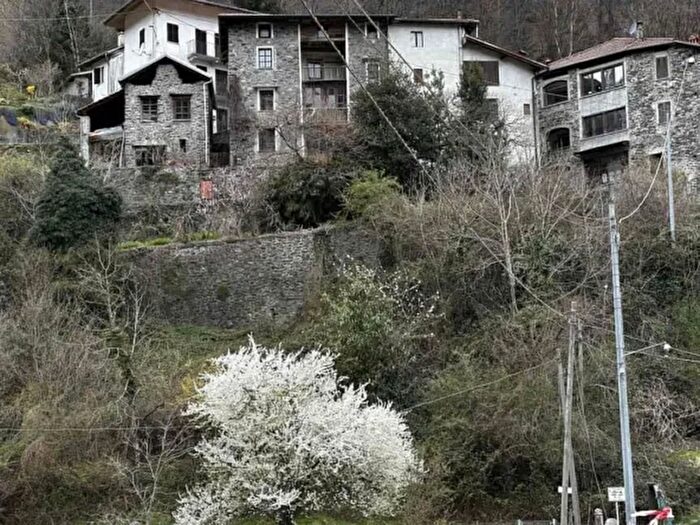 Casa con 10 locali in vendita in Morca Varallo Cellio con Breia Vercelli Piemonte Italia, Varallo