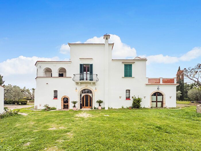 Casa con 10 locali in vendita in Strada Vicinale Crusto, Lucera