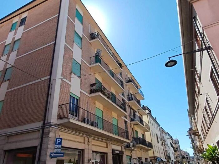 Appartamento con 6 locali in affitto in Centro, San Benedetto del Tronto