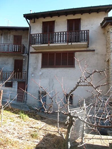 Casa con 6 locali in vendita in Teglio
