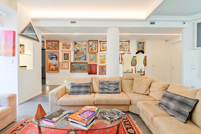 Appartamento con 9 locali in vendita in Firenze