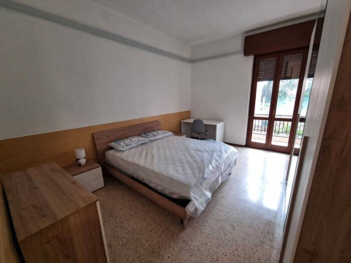 Appartamento con 5 locali in affitto in Viale Cremona, Pavia