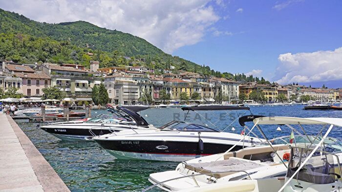 Appartamento trilocale in vendita in Via Garibaldi, Salo