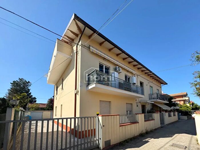 Appartamento trilocale in vendita in Pescara