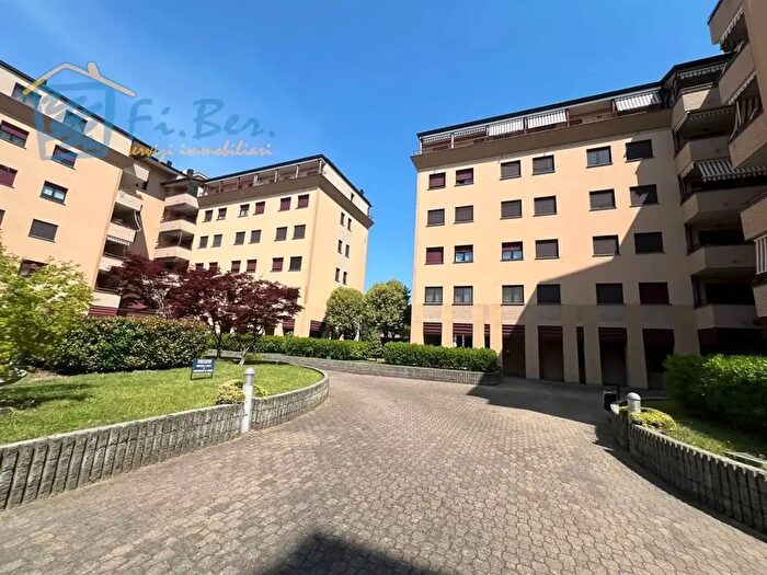 Appartamento trilocale in vendita in Via dAnnunzio, Pioltello