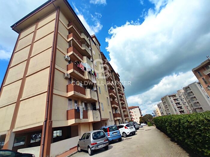 Appartamento quadrilocale in vendita in Via Caronia, Ragusa