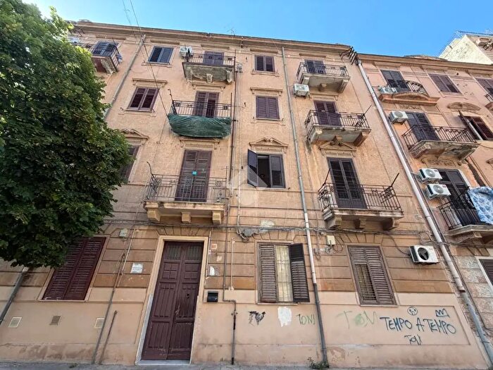 Appartamento trilocale in vendita in Via Marino Salvatore Salamone, Palermo