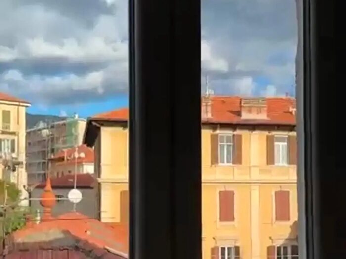 Appartamento quadrilocale in vendita in Salita San Bernardo, Sanremo