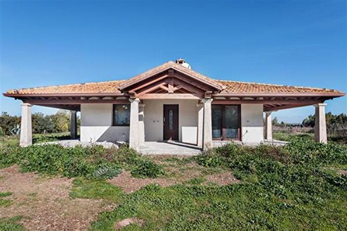 Casa quadrilocale in vendita in Via Vallermosa Snc, Decimoputzu