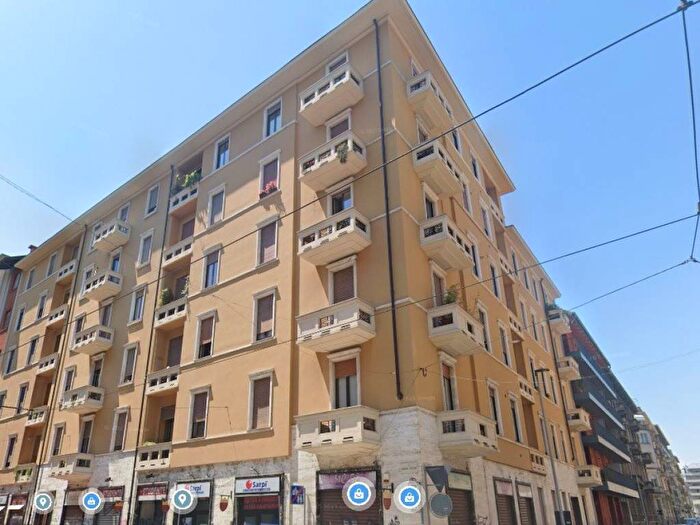 Appartamento trilocale in affitto in Via Giuseppe Giacosa, San Salvario Dante, Torino