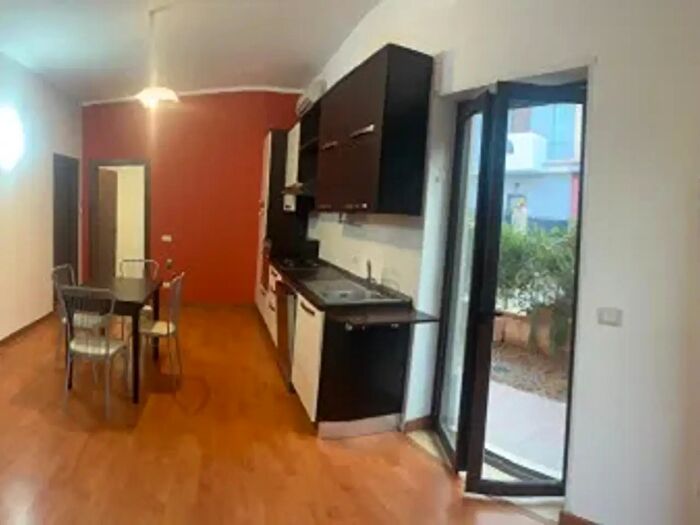 Appartamento trilocale in affitto in Via Camillo Benso di Cavour, Sellia Marina