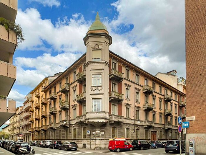Appartamento con 6 locali in affitto in Via Susa, Cit Turin, Torino