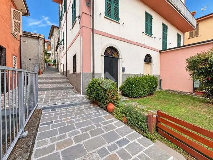 Appartamento bilocale in vendita in Via Aldo Moro, Follo