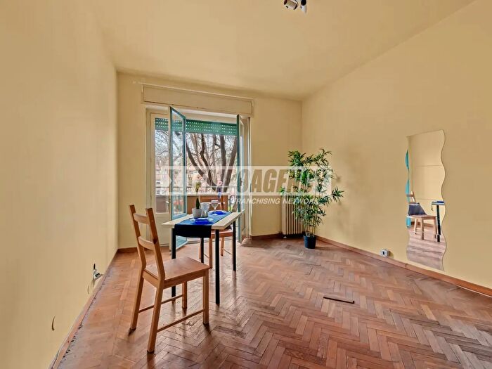 Appartamento trilocale in vendita in Piazzale Gorini, Milano