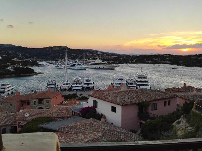 Appartamento quadrilocale in affitto in Via delle Regate, Porto Cervo, Arzachena