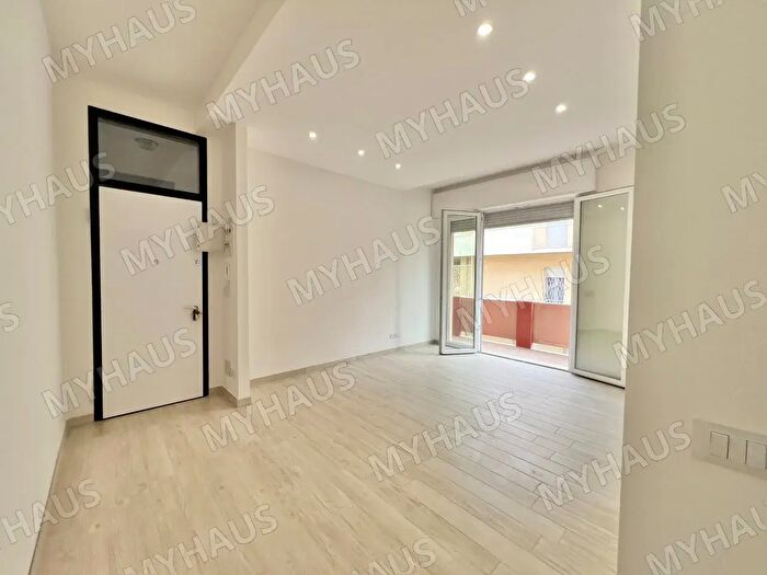 Appartamento trilocale in vendita in Lungomare Grazia Deledda, Cervia
