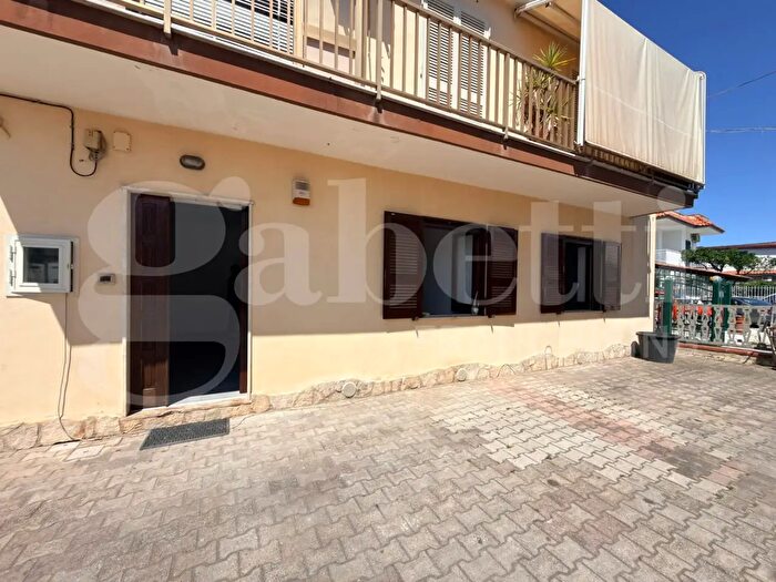 Appartamento quadrilocale in affitto in Via Cuma, Bacoli