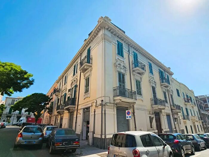 Appartamento con 5 locali in vendita in Via San Paolo dei Disciplinanti, Messina