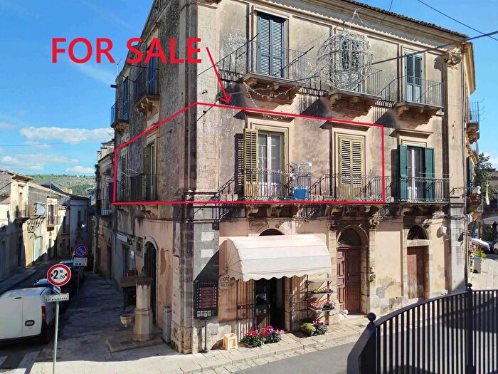 Appartamento con 5 locali in vendita in Ragusa