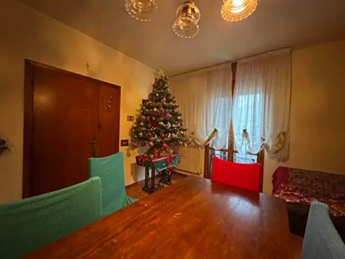 Appartamento con 5 locali in vendita in Via Indipendenza, Meldola