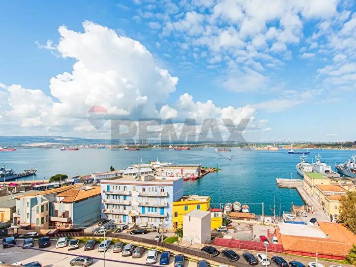 Appartamento con 6 locali in vendita in Via XIV Ottobre, Augusta