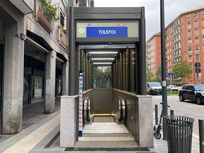 Appartamento bilocale in vendita in Via Lorenteggio, Tripoli Soderini, Milano