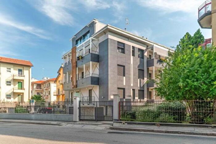 Appartamento trilocale in vendita in Viale Alessandro Volta, Novara